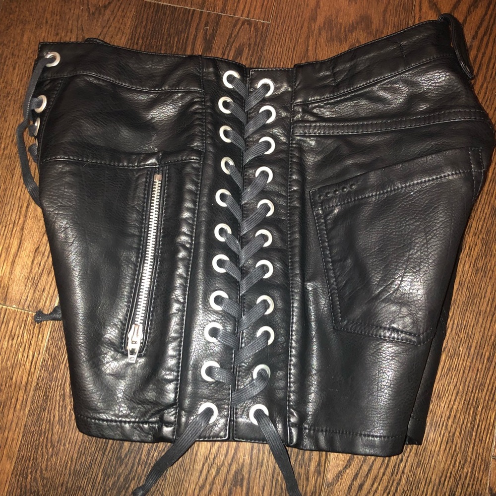 LEATHER SHORTS - Picture 5 of 5